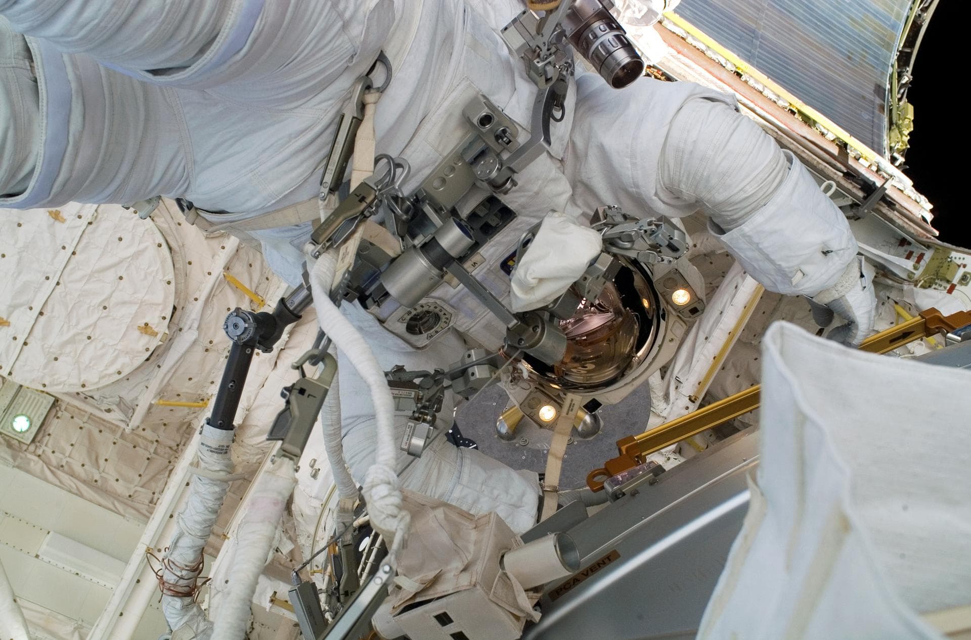 As the construction continued on the International Space Station (ISS), STS-118 Astronaut Dave Williams, representing the Canadian Space Agency, participated in the fourth and final session of Extra V