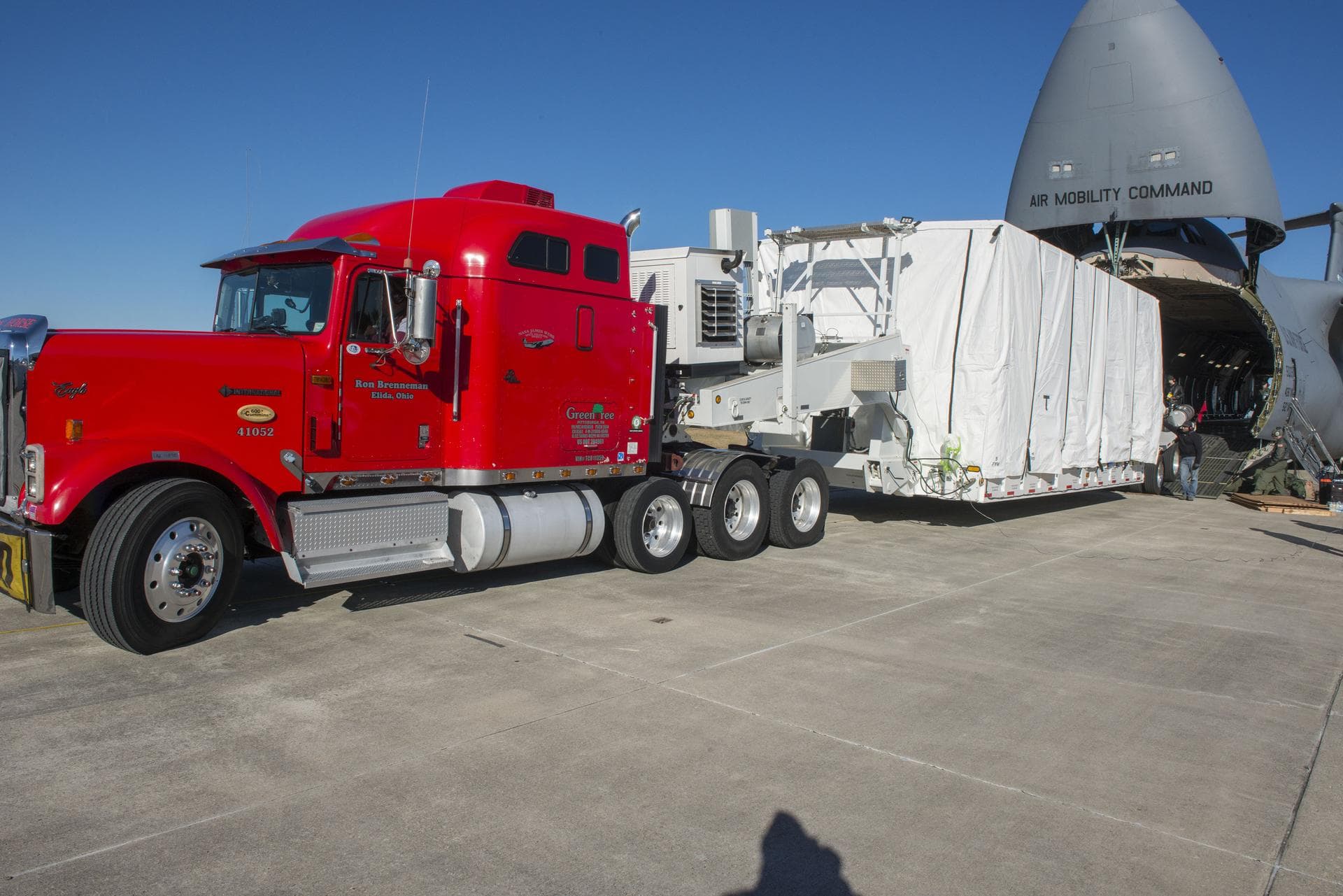 JAMES WEBB SPACE TELESCOPE (JWST) BACKPLANE MOVE FROM MARSHALL SPACE FLIGHT CENTER’S X-RAY CALIBRATION FACILITY (XCRF) TO THE REDSTONE ARSENAL AIRFIELD WHERE THE TEST ARTICLE WAS PLACED IN A USAF C-5