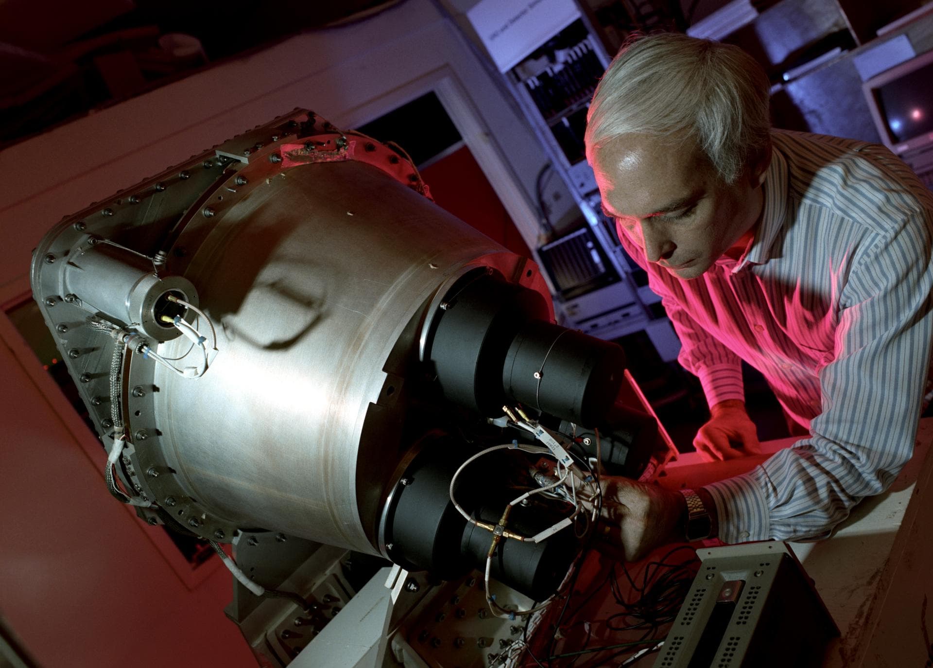 In this photograph, Dr. Gerald Fishman of the Marshall Space Flight Center (MSFC), a principal investigator of the Compton Gamma-Ray Observatory's (GRO's) instrument, the Burst and Transient Source Ex
