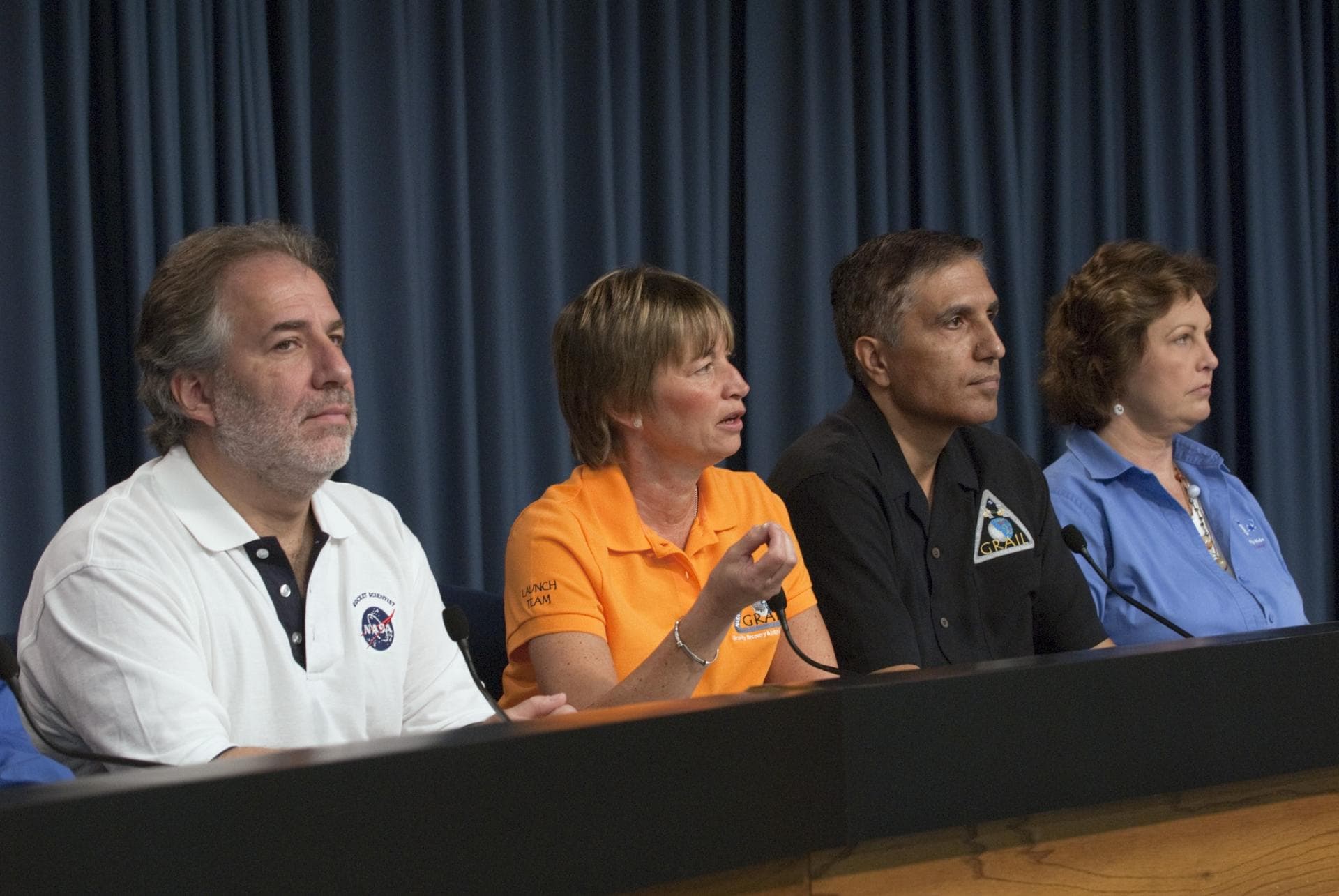 CAPE CANAVERAL, Fla. – – A Gravity Recovery and Interior Laboratory (GRAIL) mission science briefing is held in the NASA Press Site auditorium at NASA's Kennedy Space Center in Florida. From left are 