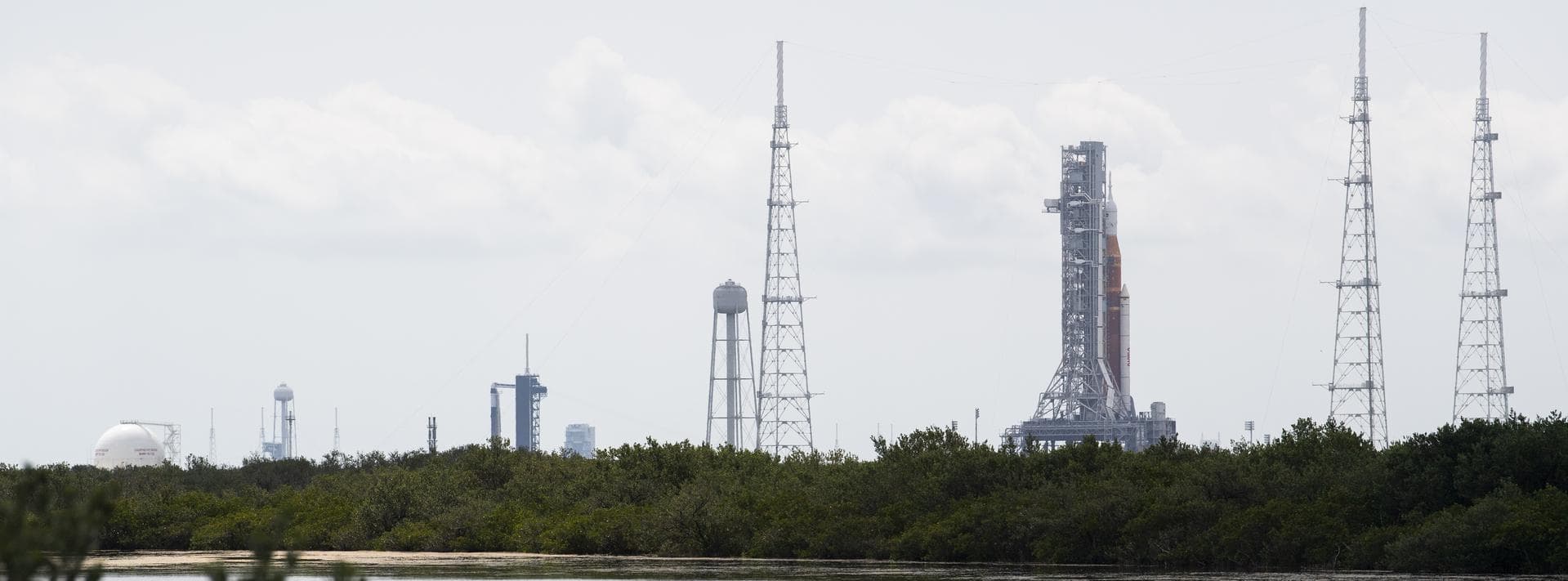 NASA’s Space Launch System (SLS) rocket with the Orion spacecraft aboard is seen atop a mobile launcher at Launch Complex 39B as the Artemis I launch team prepares for the next attempt of the wet dres