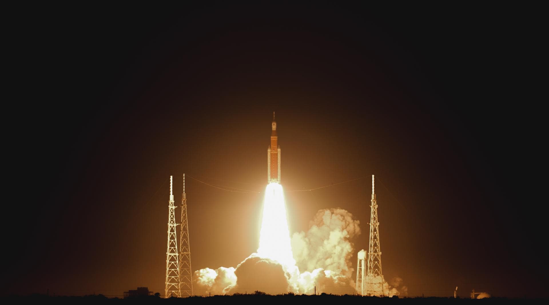 NASA’s Space Launch System (SLS) rocket with the Orion spacecraft atop launches the agency’s Artemis I flight test, Wednesday, Nov. 16 from Launch Complex 39B at NASA’s Kennedy Space Center in Florida