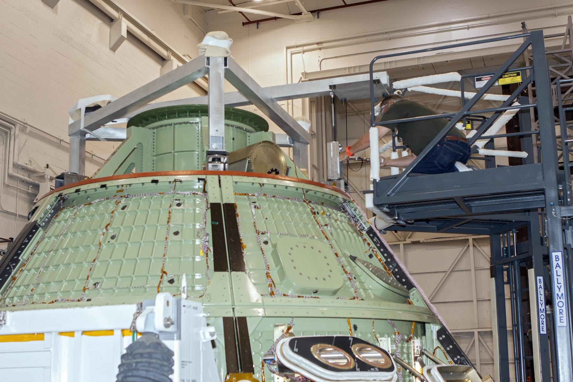 CAPE CANAVERAL, Fla. -- The Orion ground test vehicle sits on a test stand in the Launch Equipment Test Facility at NASA’s Kennedy Space Center in Florida while engineers and technicians prepare it fo