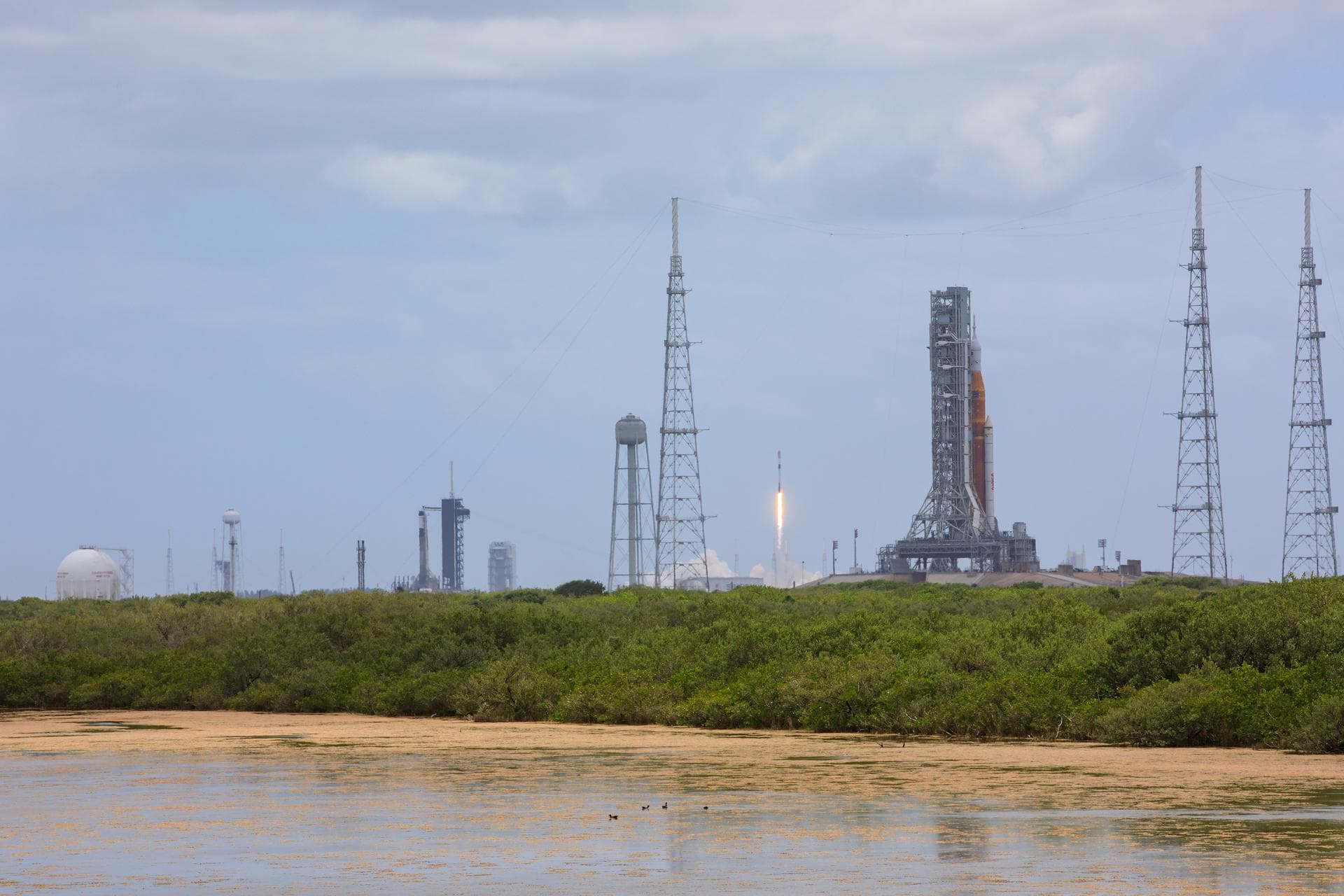 A SpaceX Falcon 9 rocket carrying a batch of the company's Starlink internet satellites lifts off from Launch Complex 40 at Cape Canaveral Space Force Station in Florida, on April 21, 2022. On the rig