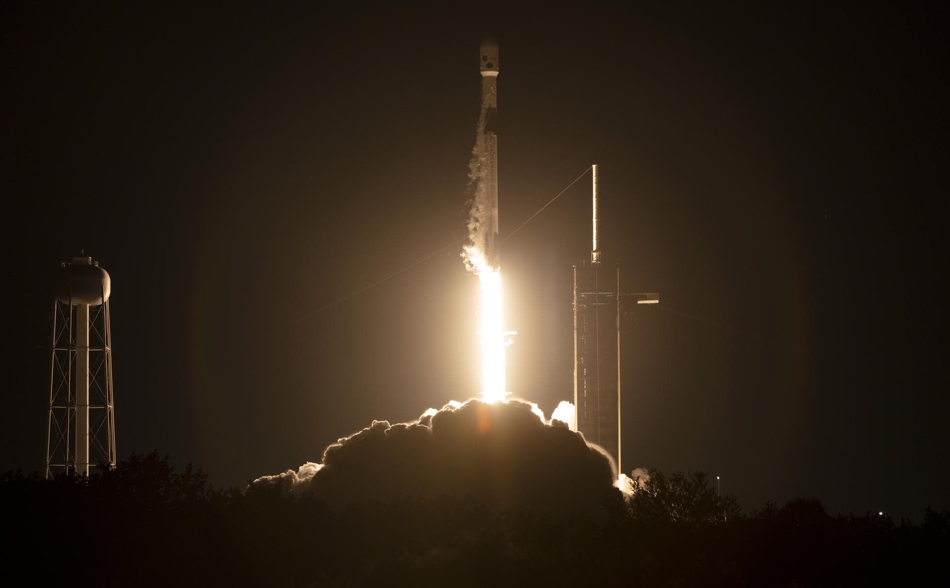 A SpaceX Falcon 9 rocket launches with NASA’s Imaging X-ray Polarimetry Explorer (IXPE) spacecraft onboard from Launch Complex 39A, Thursday, Dec. 9, 2021, at NASA’s Kennedy Space Center in Florida. T