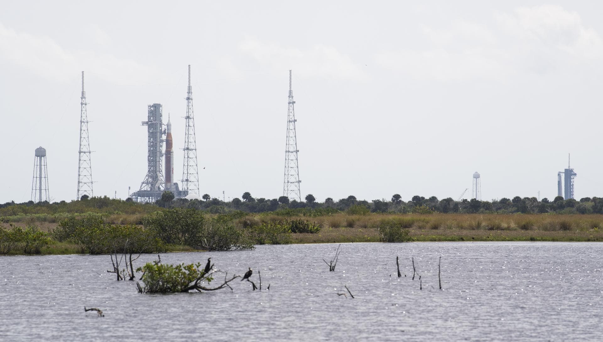 NASA’s Space Launch System (SLS) rocket with the Orion spacecraft aboard is seen atop a mobile launcher at Launch Complex 39B as the Artemis I launch team prepares for the next attempt of the wet dres